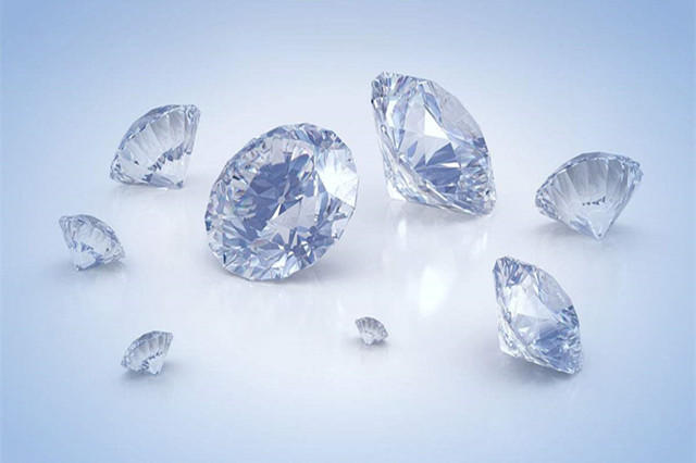 Difference Between Zircon and Diamond