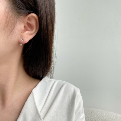  What is the difference between earrings and ear stud and drop earrings